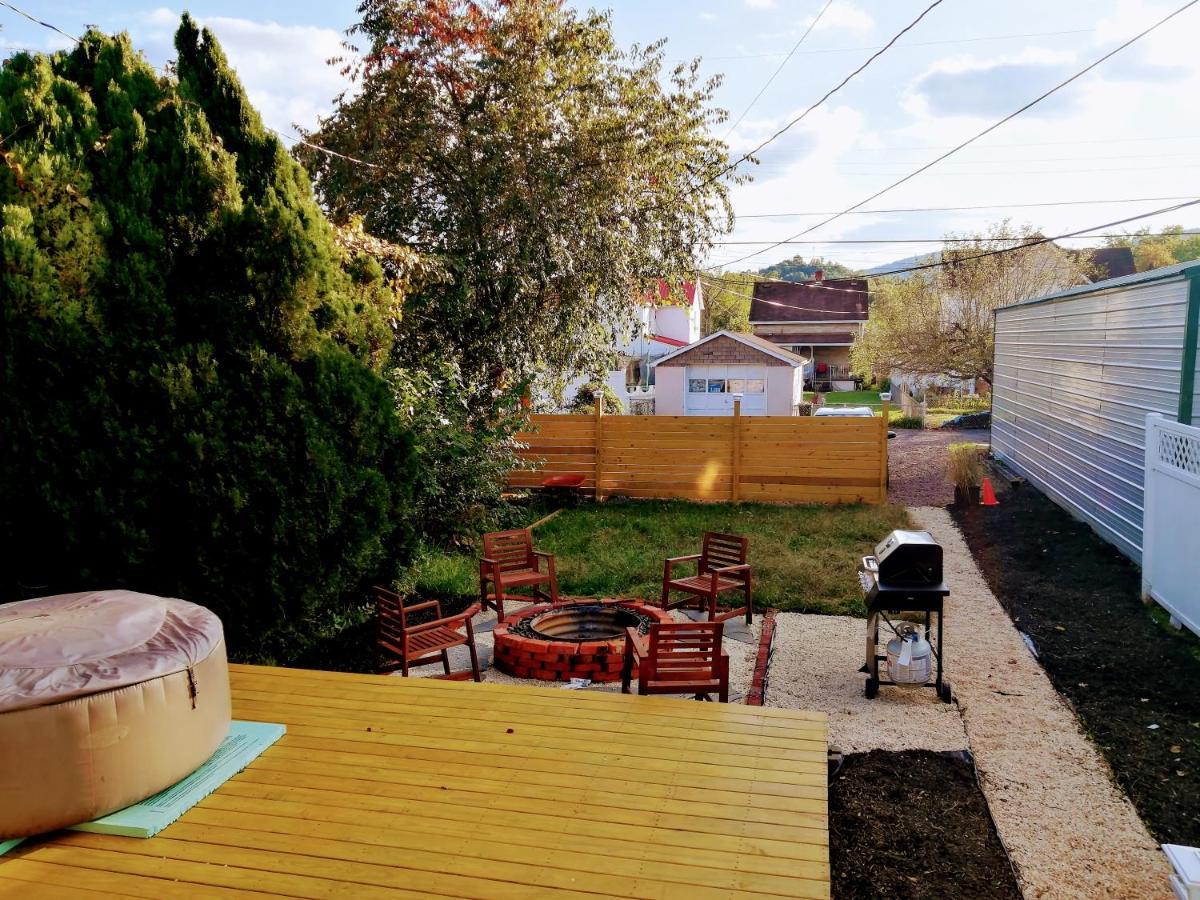 The Dacha. Cumberland Vacation Villa Exterior photo